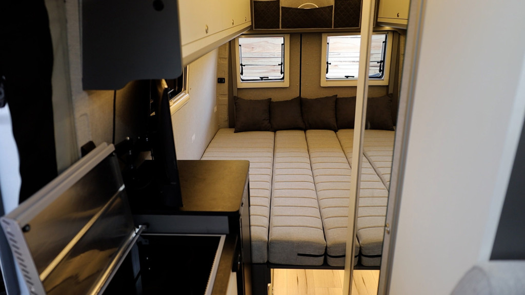 Kombi u srcu, šator na krovu, slanina u frižideru: Goran otkrio recept za odmor bez minusa! (VIDEO)