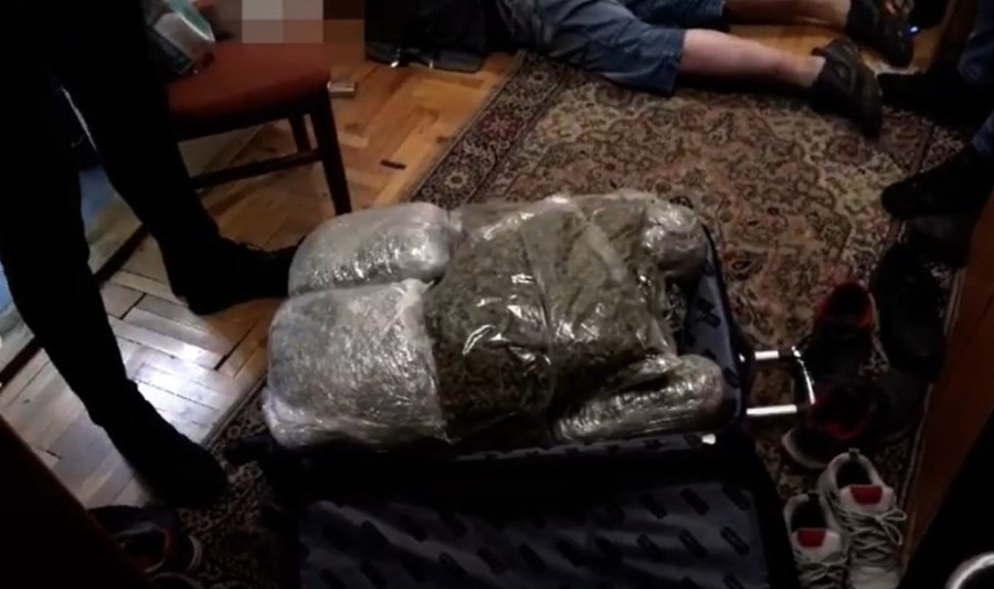 Pogledajte akciju hapšenja maloletnice  u Beogradu! (VIDEO)