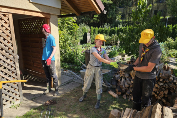 Hiljade volontera pomagalo u saniranju posledica razornih poplava u Sloveniji