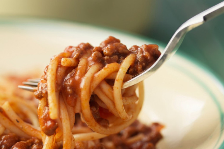 Student podgrejao špagete koje su stajale pet dana, pa umro: Ova greška ga koštala života!