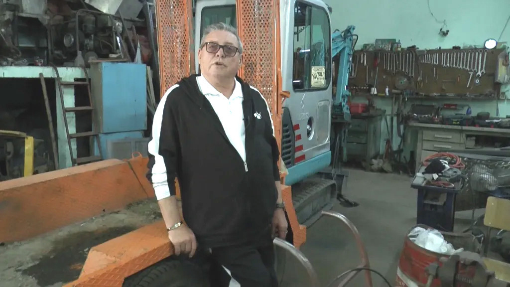 Ukrao svoj prvi milion od oca da bi kupio traktor, a onda je sav novac pošteno vratio: Neverovatna životna priča Miroslava iz Srema (FOTO)