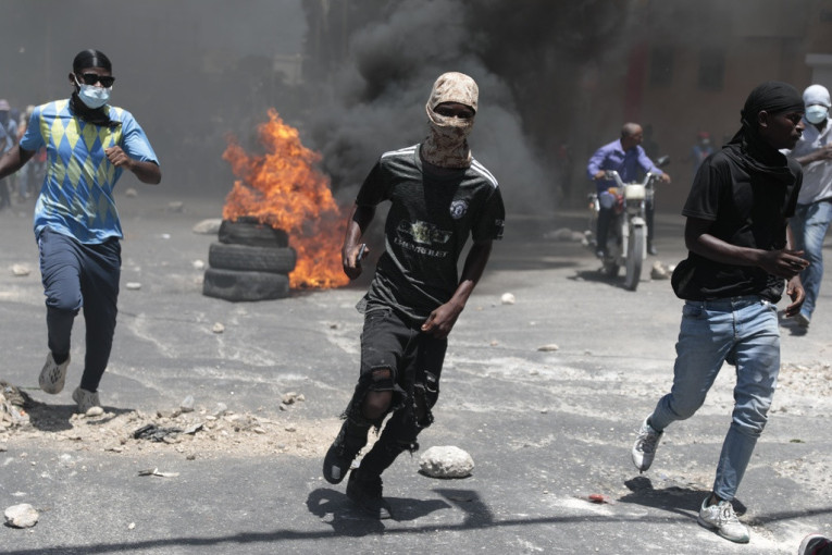 Vlada Haitija produžila vanredno stanje i policijski čas