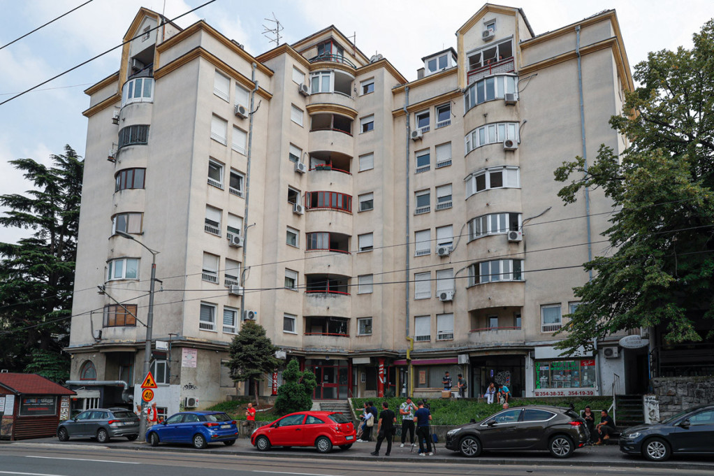 Drama u Beogradu! Žena preživela pokušaj samoubistva, pa izazvala sudar automobila