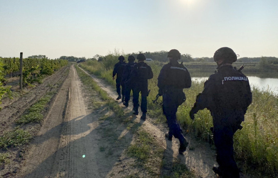 Prve fotografije i snimci iz Kanjiže! Na terenu vojska, policija i helikopteri (FOTO/VIDEO)