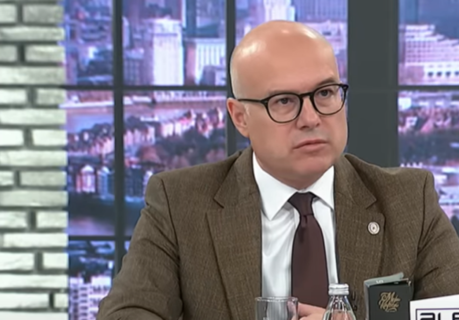 Karikatura nije uvreda samo za Vučića nego i za sve majke i žene: Ministar Vučević poručuje da je to poziv na anarhiju i rušenje države