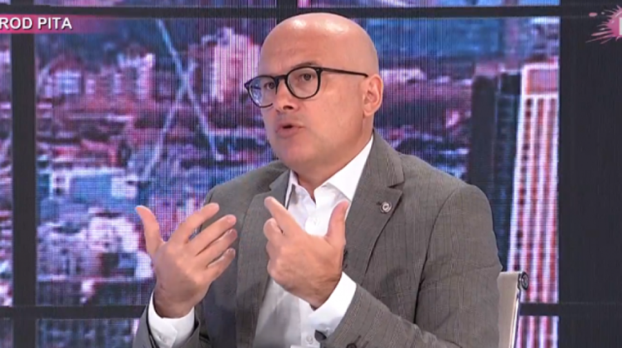 Vučević o pritiscima na Vučića: Mi smo država koja donosi sopstvene odluke, dokle god predsednik vodi takvu politiku imaće svu našu podršku