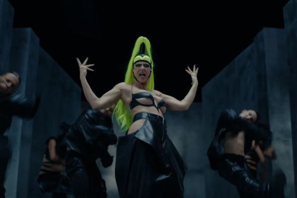 Jelena Karleuša pokazala šta je uradila s „Alfom" tik pred izbacivanje albuma „Omega"! „Šta vas tek čeka..." (FOTO/VIDEO)