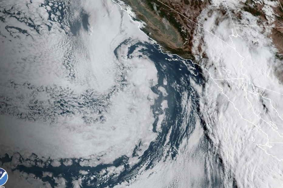 "Hilari" se približio Donjoj Kaliforniji: Meteorolozi upozorili da je ovaj uragan veoma opasan, naređena hitna evakuacija (FOTO)