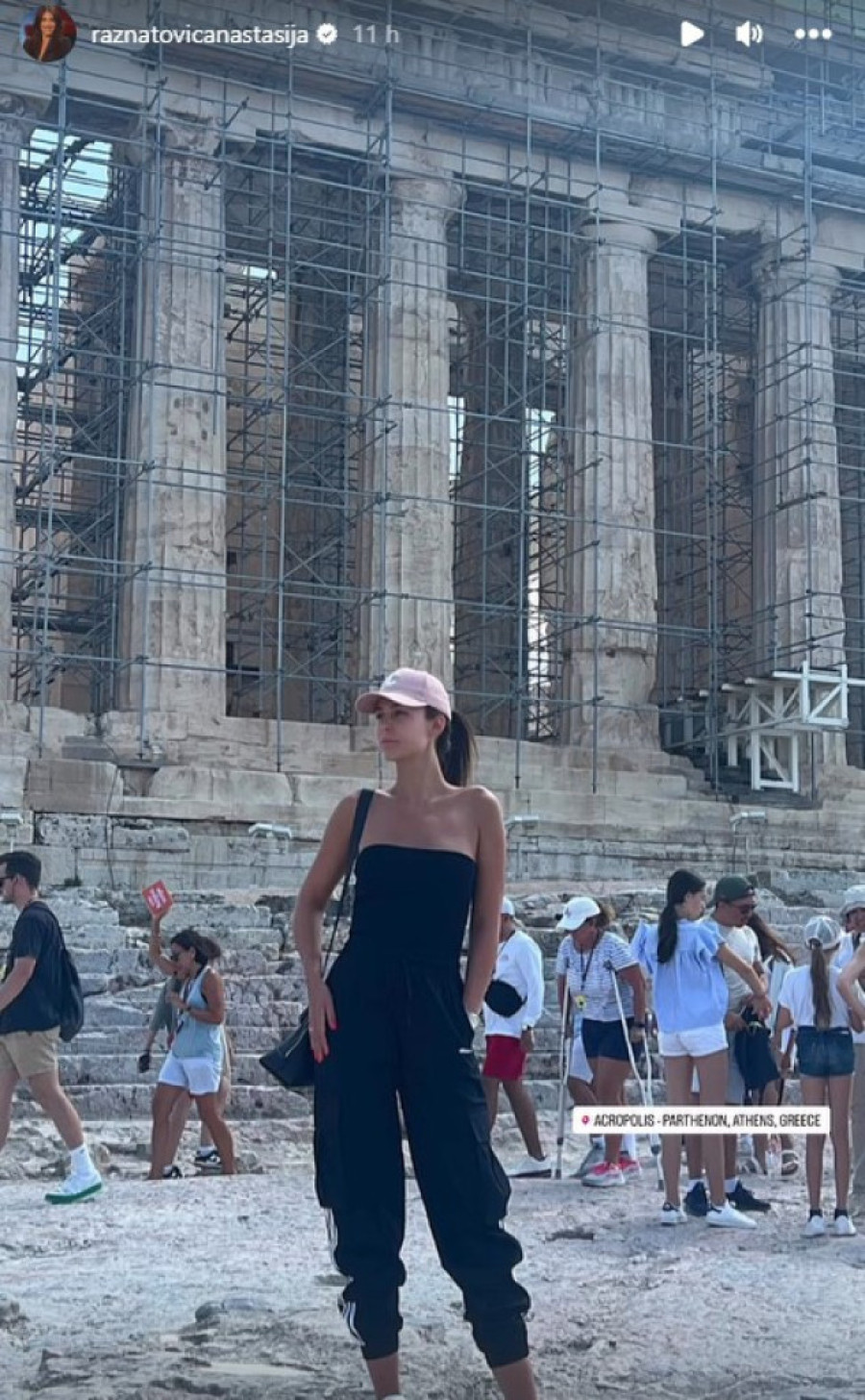 Kada Gudelj nije tu, ovaj čovek Anastasiji Ražnatović čuva leđa! Selfi iz Grčke o kom se priča (FOTO)