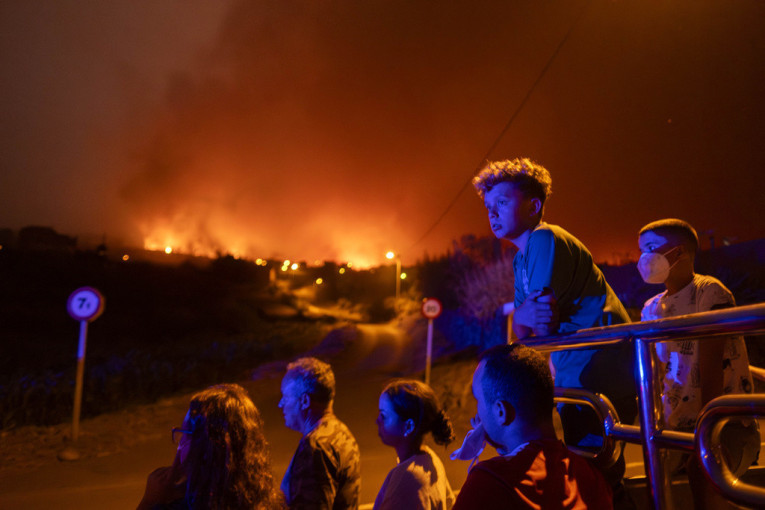 Požar na Tenerifima najozbiljniji ove godine u Španiji: Plamen stvarao sopstvenu mikroklimu
