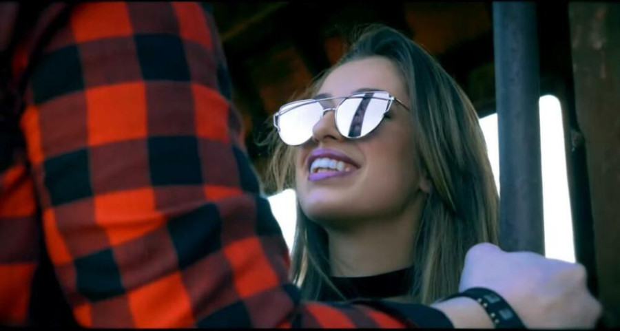 Ovo niko nije znao: Tea Tairović neprepoznatljiva, pre pevanja snimala scene sa ovim pevačem!