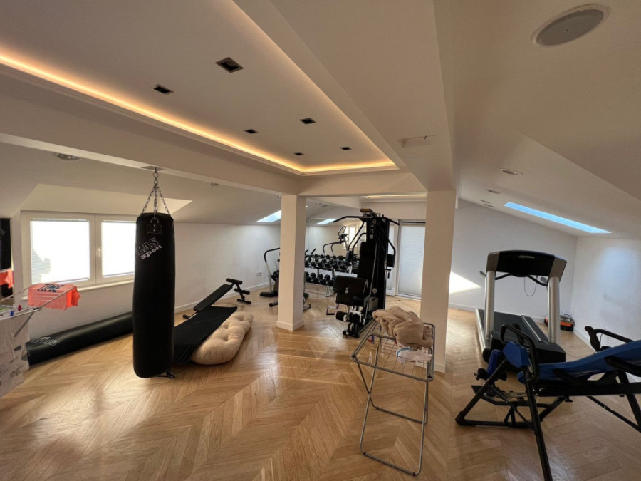 Otkriveno na koji način je uhapšena grupa ojadila državu: Novac ulagali u luksuzne nekretnine, automobile i skupe satove! (FOTO)