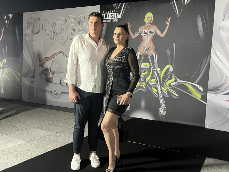 Mira Škorić prva došla na promociju albuma Jelene Karleuše! Ostali poznati polako joj se pridružuju (FOTO)