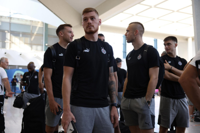 Partizan otišao u Dansku, Duljaj poveo 21 igrača i tri golmana - ovo je spisak, zna se ko je ostao u Beogradu (FOTO GALERIJA)