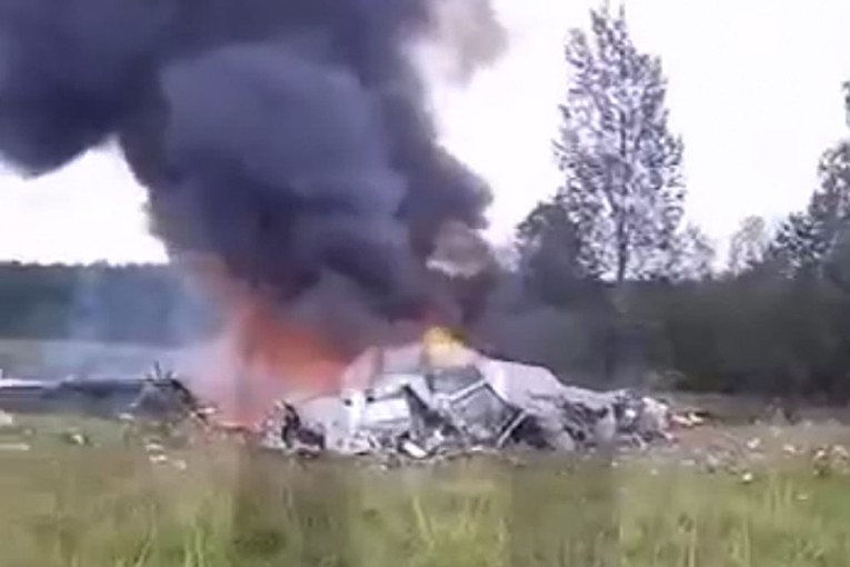 Novi detalji pada Prigožinovog aviona: Deo letelice nađen 2 kilometra od mesta nesreće, Ukrajinci tvrde - Vagnerovi konvoji idu prema Rusiji