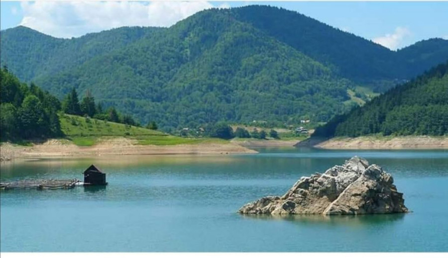 Turistički biser vredan pažnje: Deo stare seoske škole u Zaovinama pretvara se u Zavičajni muzej (FOTO)