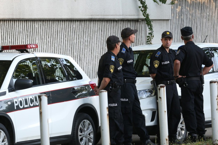 Detalji užasa u Sokocu: Mužu prerezala vrat, pa prijavila da ga je ”zaklala”