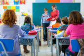 U Srbiji preko pola miliona učenika, a ima 52.389 nastavnika među kojima ubedljivo preovlađuju žene