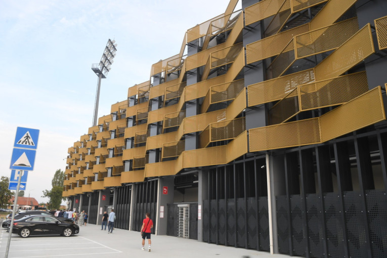 Zavirite u novi stadion u Leskovcu! UEFA kaže "četvorka", pogledajte kako izgleda spolja, kao i iznutra (FOTO GALERIJA)