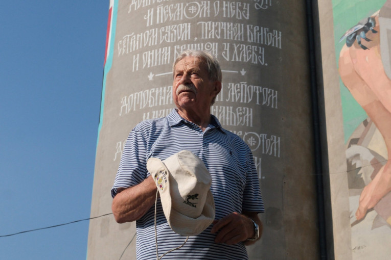 Pogledajte kako je nastao mural visok 28 metara na Silosima: Čuvena pesma Ljube Ršuma (FOTO/VIDEO)