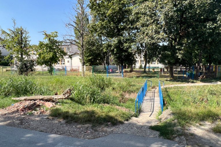 Krvavi tragovi obračuna: Ovo je kobni most kod kog su ubijena dvojica mladića (FOTO/VIDEO)