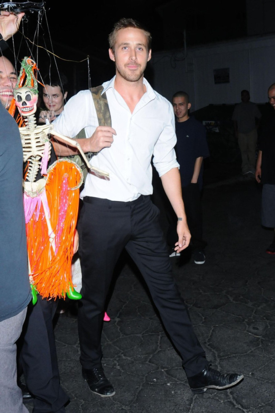 Jeste li znali da Rajan Gosling ima rok bend? Ovako se tu predstavlja, a evo i ko mu pravi društvo! (VIDEO)