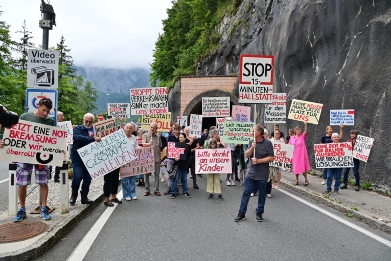 I ovo postoji: U austrijskom gradu lokalno stanovništvo protestuje protiv masovnog turizma!
