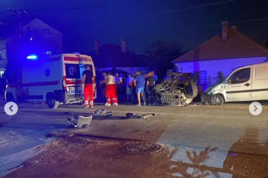 Težak udes kod Novog Sada: Automobil na krovu, vatrogasci seku vozilo! (VIDEO)