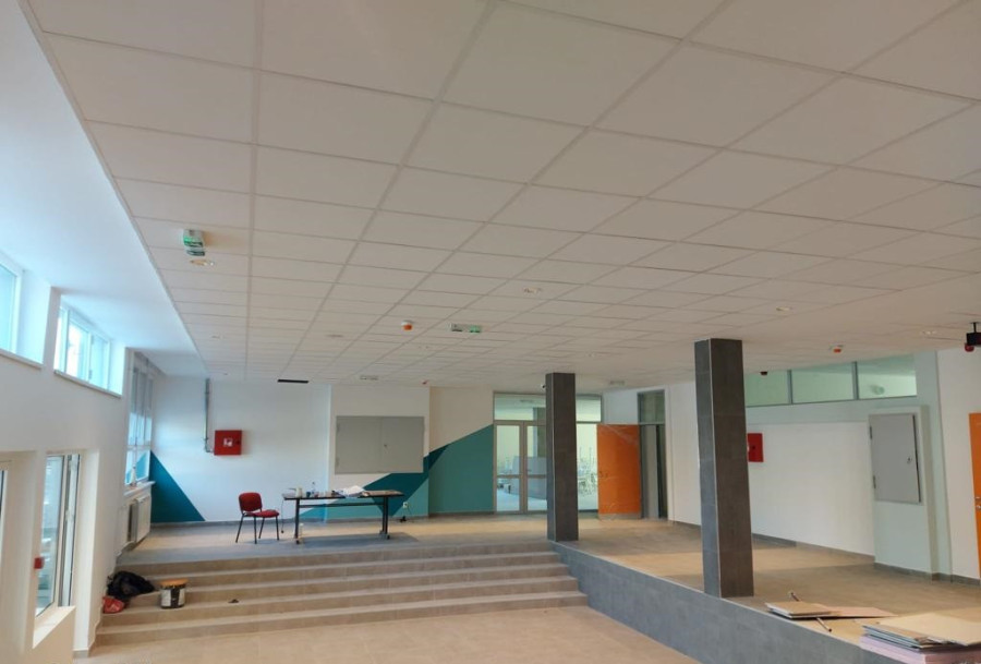 Luka Petrović: Ispunjeno obećanje dato roditeljima, do 1. septembra biće gotovi radovi na školi „Svetislav Golubović Mitraljeta”