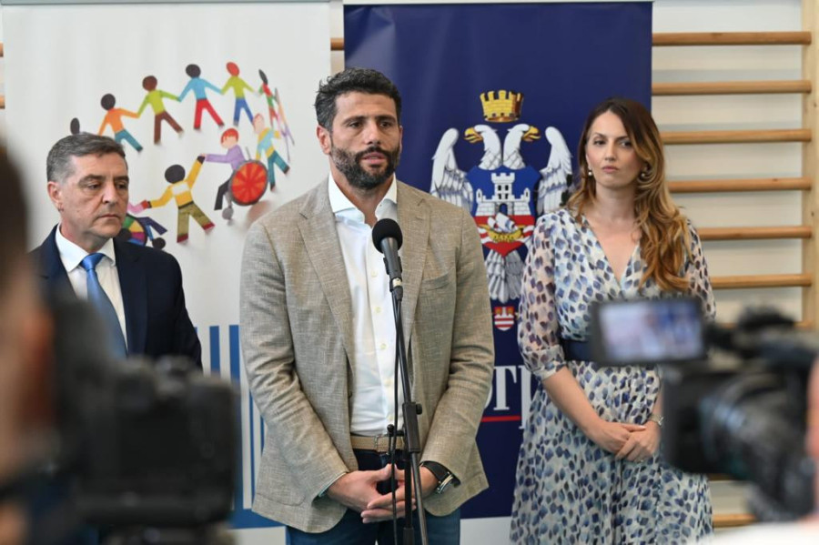 Šapić otvorio sportsku halu i Centar za smeštaj dece i omladine ometene u razvoju: Barajevo će postati najatraktivnija lokacija za život