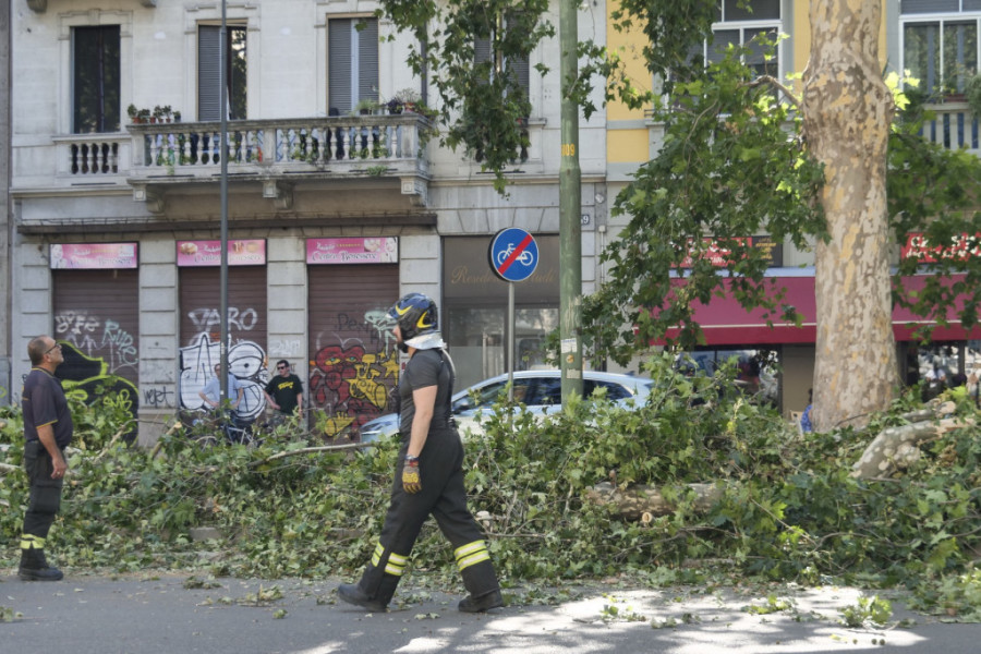 Jako nevreme pogodilo Italiju i Austriju: Usled poplava zatvoreni su putevi i železnička pruga