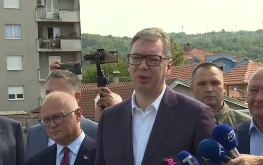 Predsednik Vučić obišao izgrađeni most na Mlavi: Moji snovi su putevi, mostovi i pruge, a ne pare na računima
