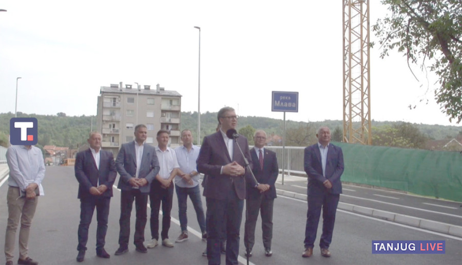 Predsednik Vučić obišao izgrađeni most na Mlavi: Moji snovi su putevi, mostovi i pruge, a ne pare na računima