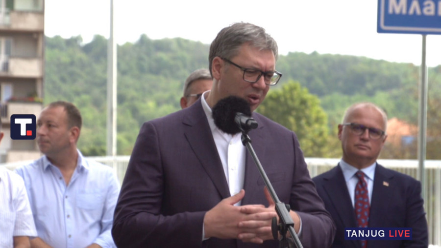 Predsednik Vučić obišao izgrađeni most na Mlavi: Moji snovi su putevi, mostovi i pruge, a ne pare na računima