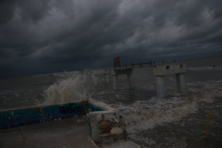 Florida u strahu zbog uragana Idalija: Izdate hitne naredbe za evakuaciju, neka priobalna mesta već poplavljena (VIDEO)