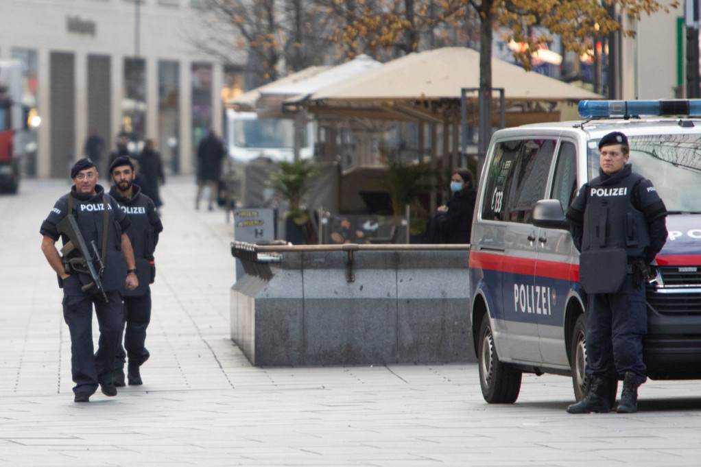 Uzbuna u elitnoj vojnoj bazi dan posle posete Trampa: Evakuacija zgrade, više osoba završilo u bolnici!