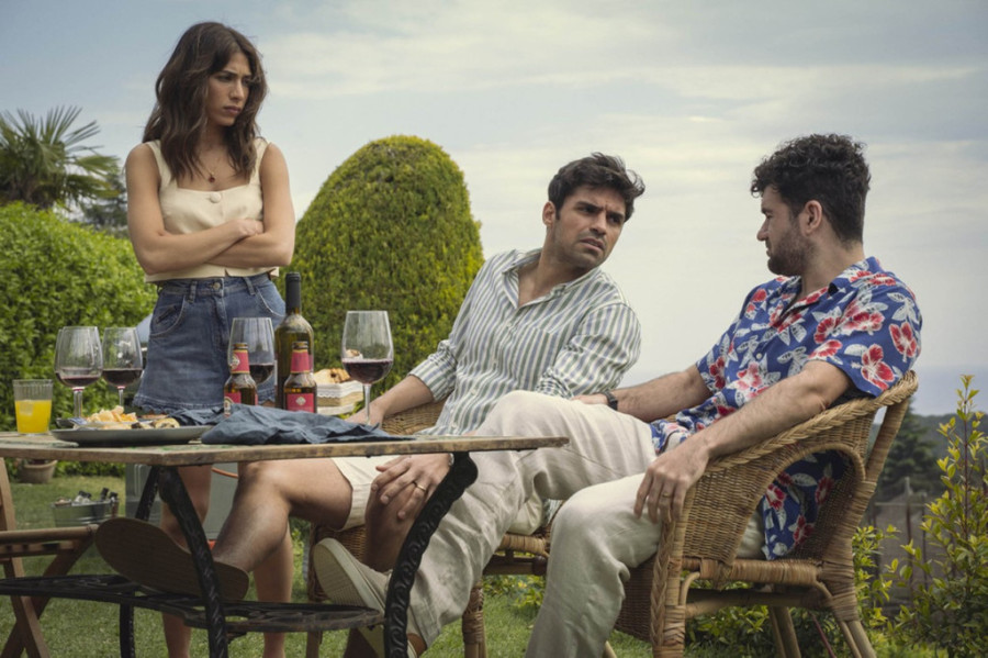 Ova serija je najgledanija na Netfliksu u celom svetu nakon samo jednog dana prikazivanja: Ko je Erin Karter? (FOTO/VIDEO)