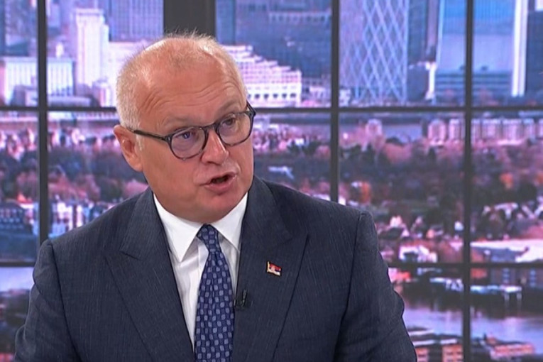 Vesić: Očekujemo da oko 50.000 objekata u Beogradu dobije priključak za vodu i struju