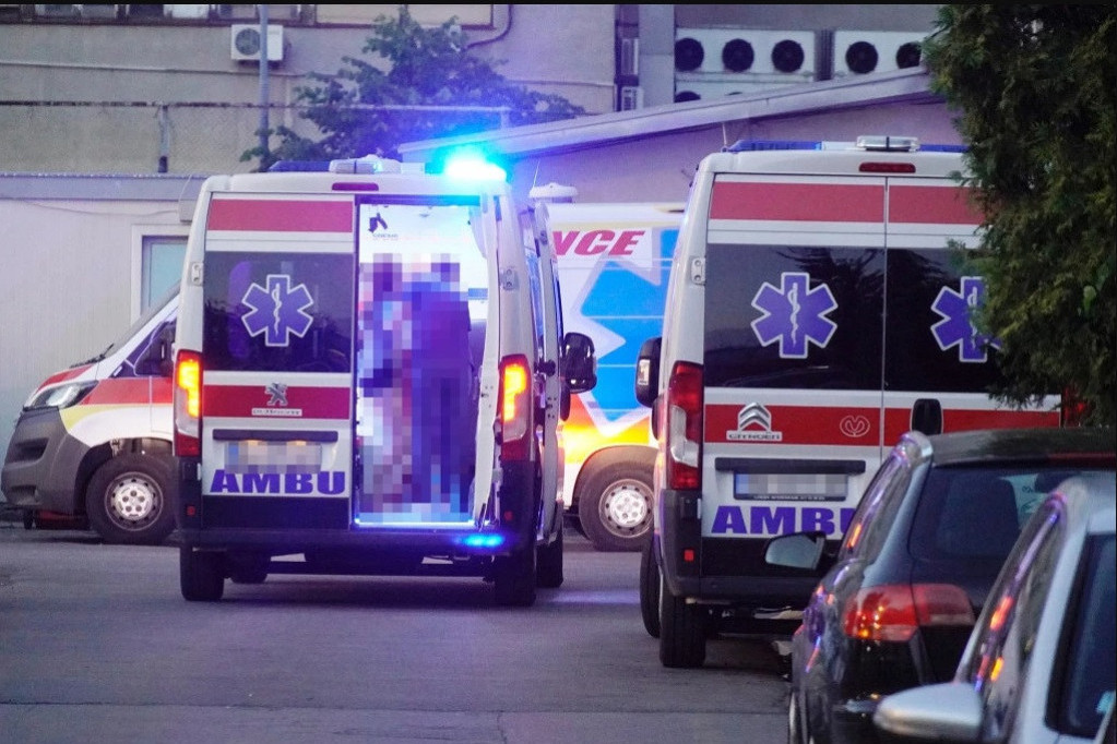 Udes u centru Paraćina: Muškarac udario devojku motorom i pobegao sa lica mesta