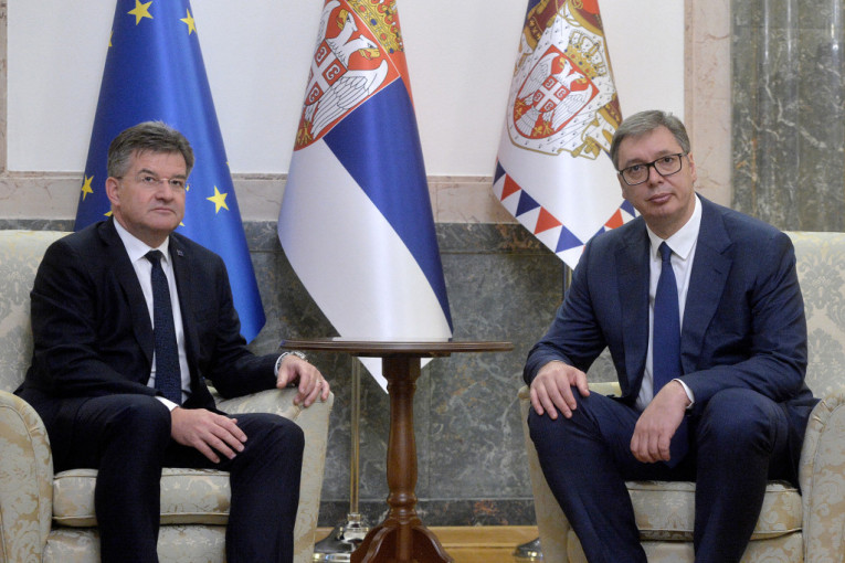 Predsednik Vučić i Lajčak razgovarali više od dva sata: Veoma sam zabrinut zbog razvoja događaja na KiM i Kurtijevog plana