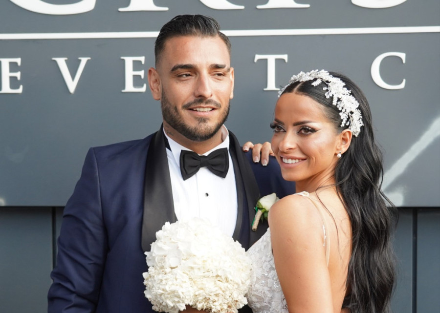 Darku Laziću za venčanje poklanjali prazne koverte: Pevačeva žena nije krila iznenađenje!