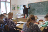 U Moravičkom okrugu u školu krenulo 1.764 đaka prvaka: Pre početka školske godine nadležni su vodili razgovore sa nastavnicima i policijom
