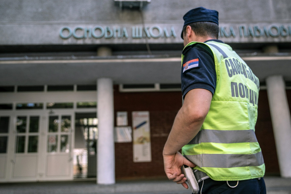 Incident u školi u Smederevu: Učenici se jurili, pa jedan pao sa visine - hitno prebačen u Beograd