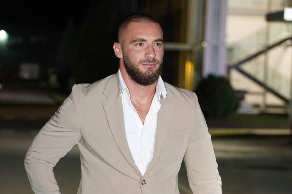 "Dovedite takvu snajku sutra kući..." Mensur opleo po zadrugarki: Otkrio da li su bili u vezi!