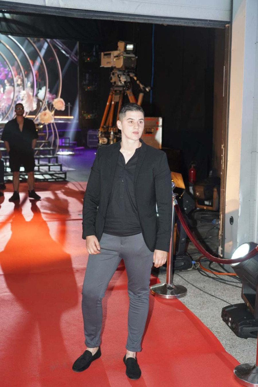 Učesnica "Elite" nakon raskida sa devojkom grcala u suzama, pa izvedena iz rijalitija! Cimeri sve saznali!