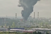 Gusti dim iznad Sankt Peterburga: Goreo ogroman hangar, požar gasilo 60 vatrogasaca, čule se i eksplozije!
