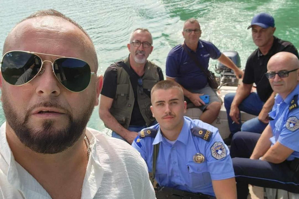 Još jedno zastrašivanje Srba! Kurtijevi policajci kontrolisali ribolovce na jezeru Gazivode sa dugim cevima (FOTO)