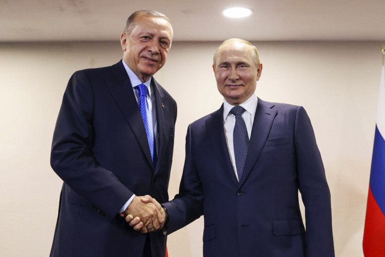 Putin priredio srdačan doček Erdoganu: Počeo sastanak predsednika Rusije i Turske u Sočiju (VIDEO)