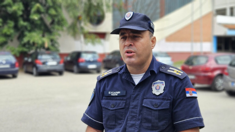 Školska godina u Prijepolju počela uz pojačano prisustvo službenika u plavim uniformama: Bezbednost učenika i prosvetara - krajnji cilj