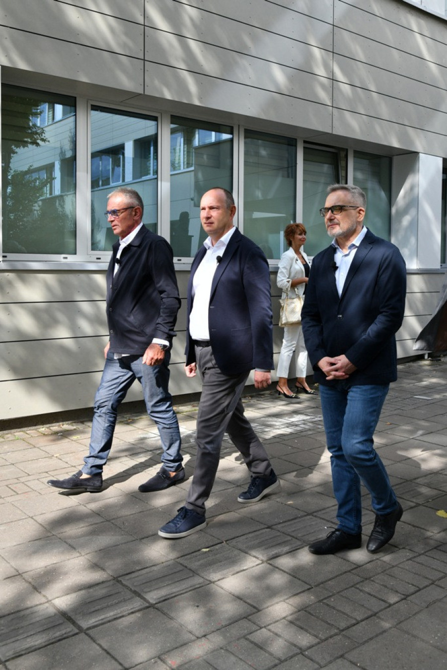 Medicinska oprema vredna 15 miliona dinara koju je donirao NIS stigla u Dom zdravlja: Đurić - Trudimo se da Novi Sad bude grad bez barijera